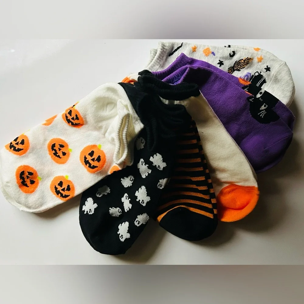 NEW!! Women’s Spooky Halloween Ankle Sock Set: Includes 6 Pairs- (NWT)